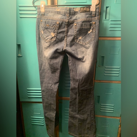 Size 11 Distressed jeans - Picture 2 of 4